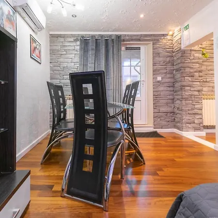 Tomas Apartament *